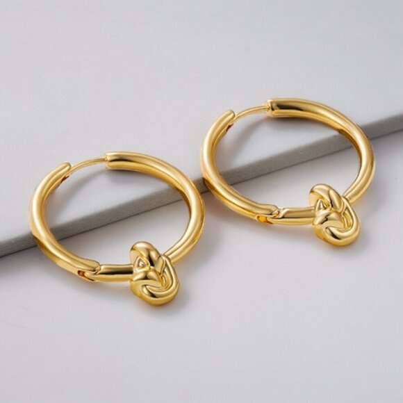 🆕️Chic Knot Accent 18K Gold Hoop Earrings - Trendy Stainless Steel Minimalist - Picture 1 of 10